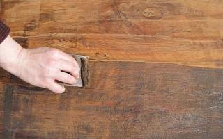 Как снять лак с деревянной мебели?