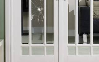 Как поменять стекло в межкомнатной двери?