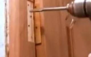 Как правильно запенить дверную коробку входной двери?