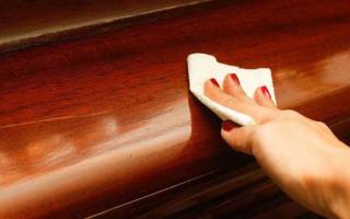 Как устранить повреждения полировки мебели?
