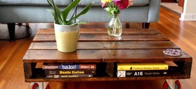 Как самому сделать журнальный столик из дерева?