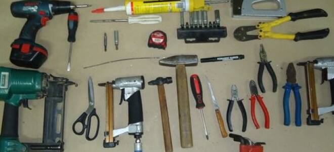 Как правильно оббить входную дверь?